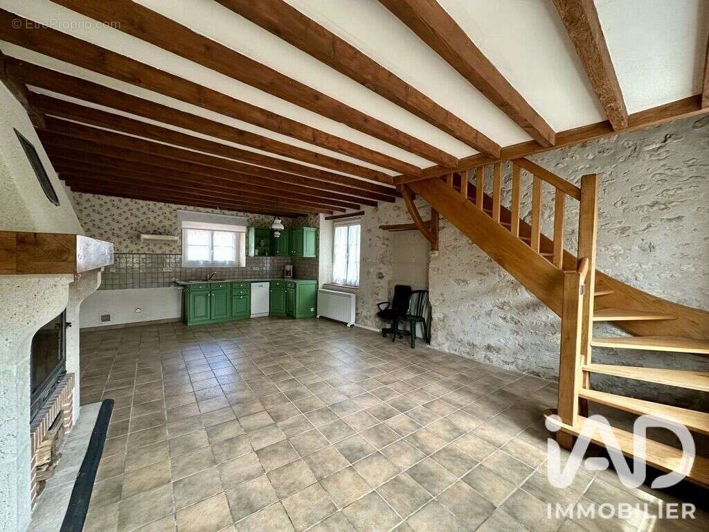 Maison 117 m² à Mont-Pres-Chambord  - photo 2