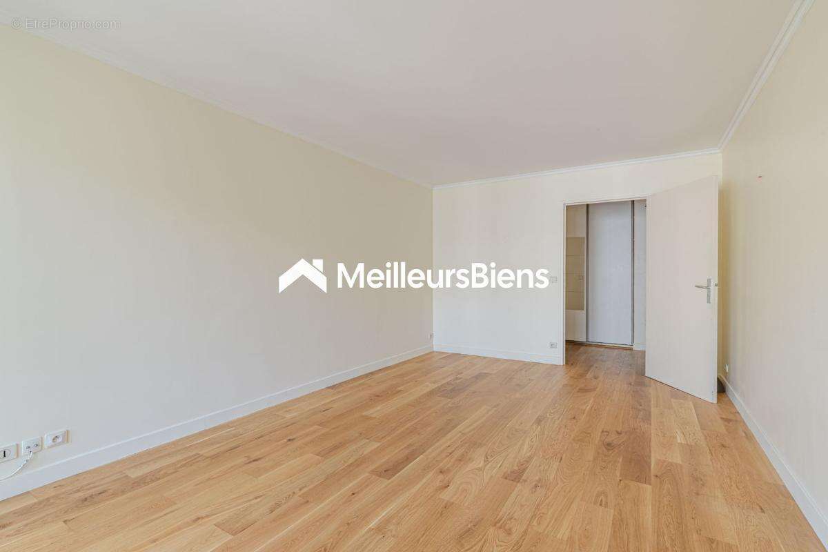 Appartement à PARIS-10E