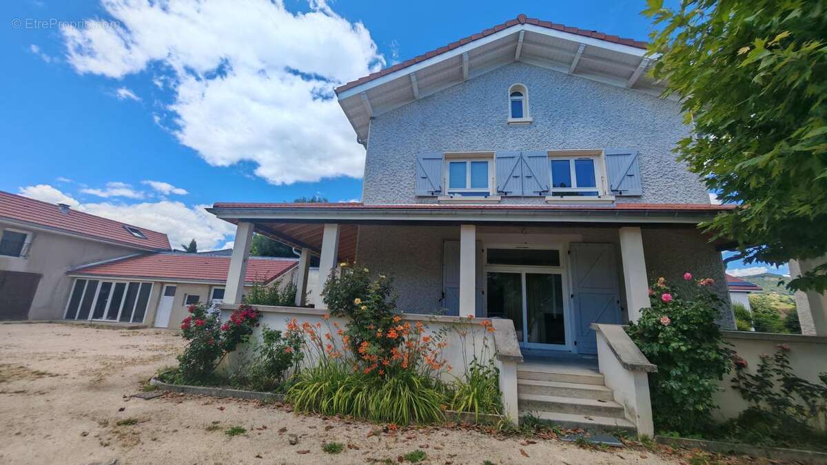 Maison 153 m² à Voiron  - photo 37