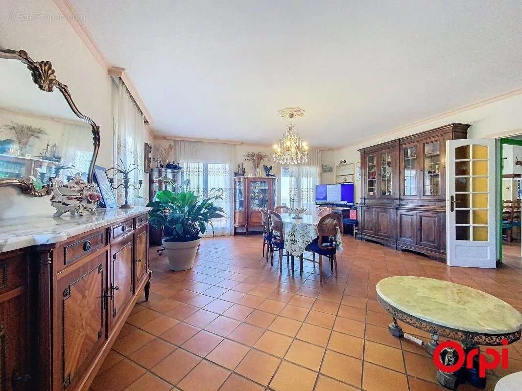 Bien d'exception, 1 Maison jumelée + 1 Maison individuelle - photo 15