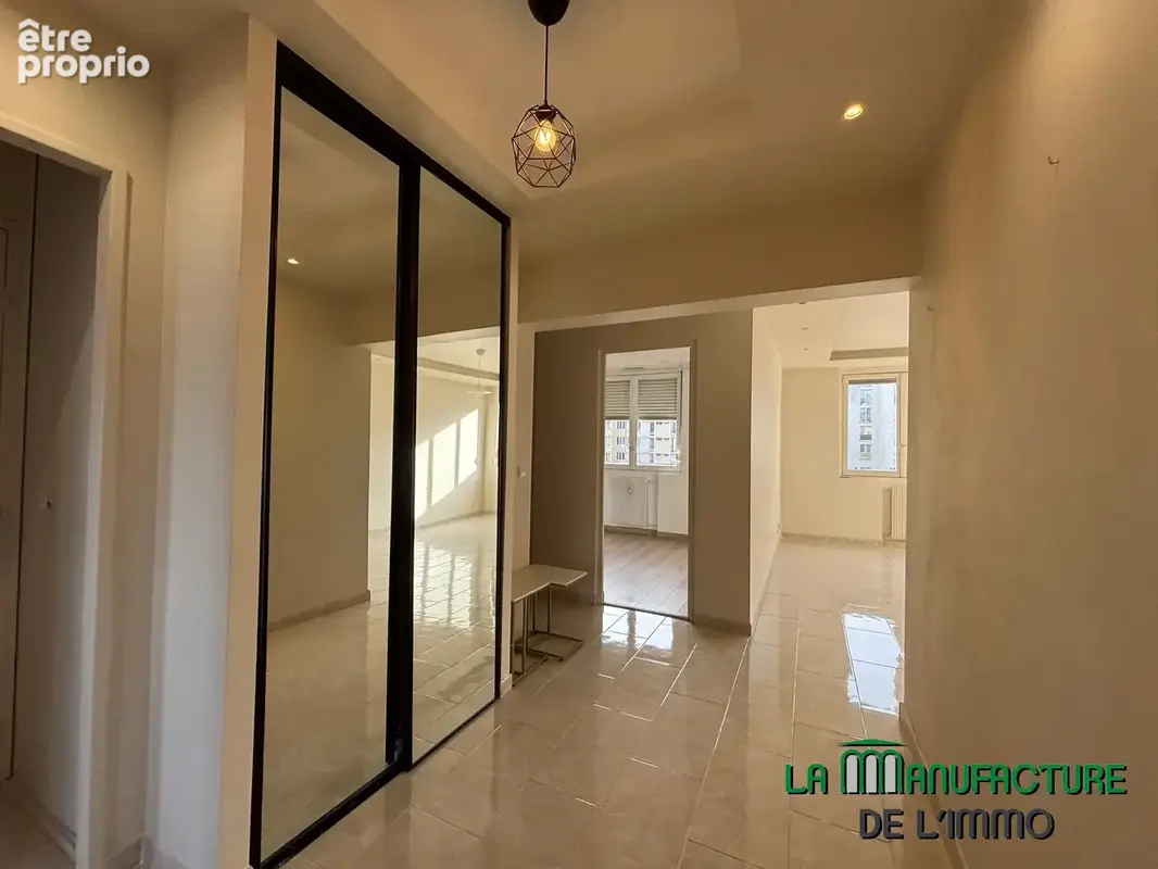 Saint etienne rue palluat de besset - appartement t4 renové avec 3 chambres cave et garage - photo 9