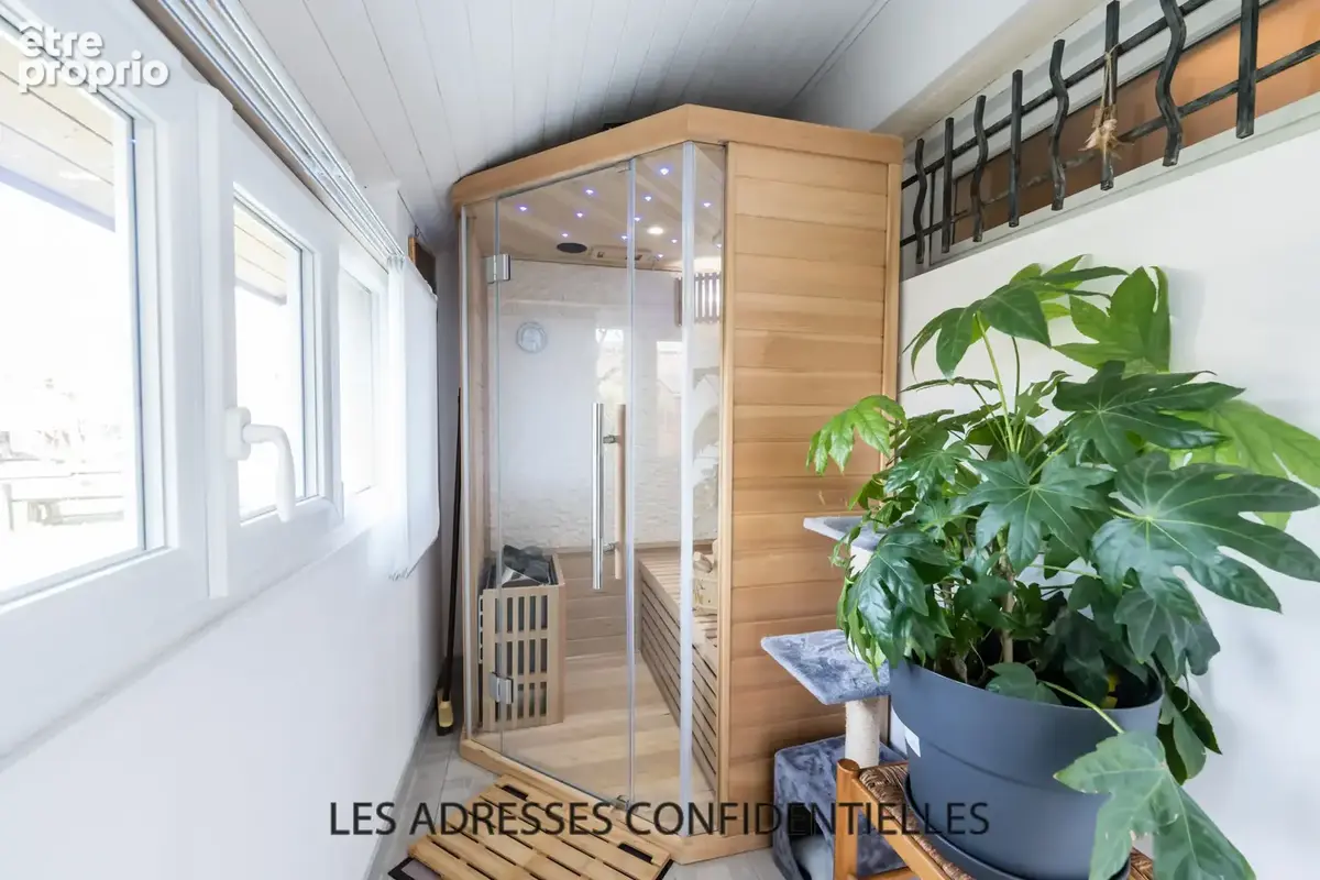 CHASSIEU - Maison familiale 112 m2 - 5 pièces - photo 11