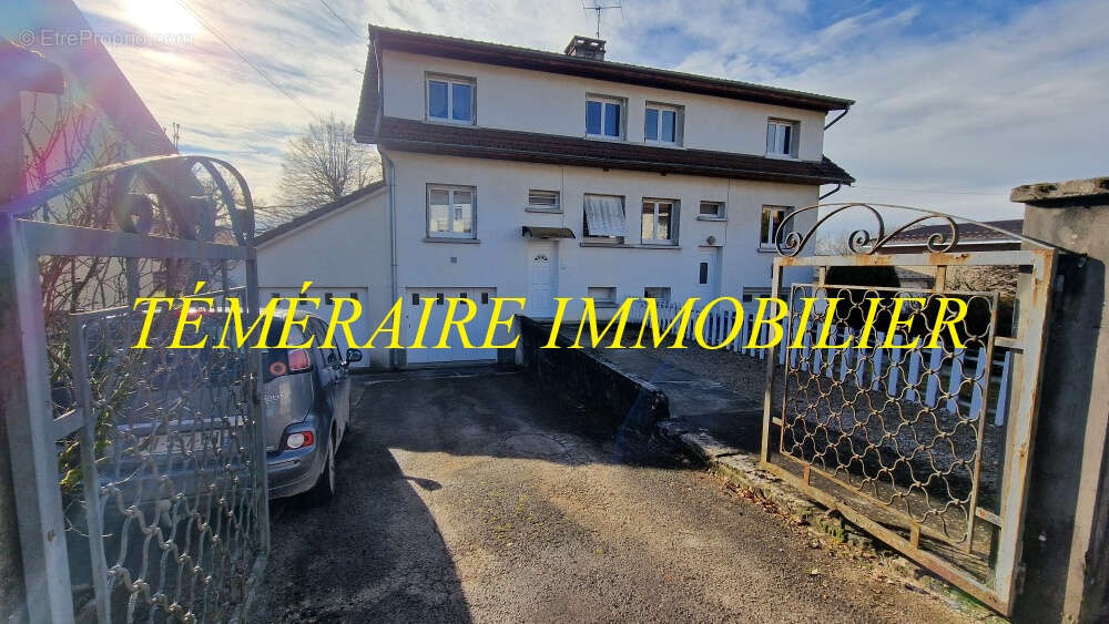 Maison à CHAMPAGNOLE