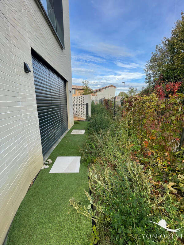 Maison à SATHONAY-VILLAGE