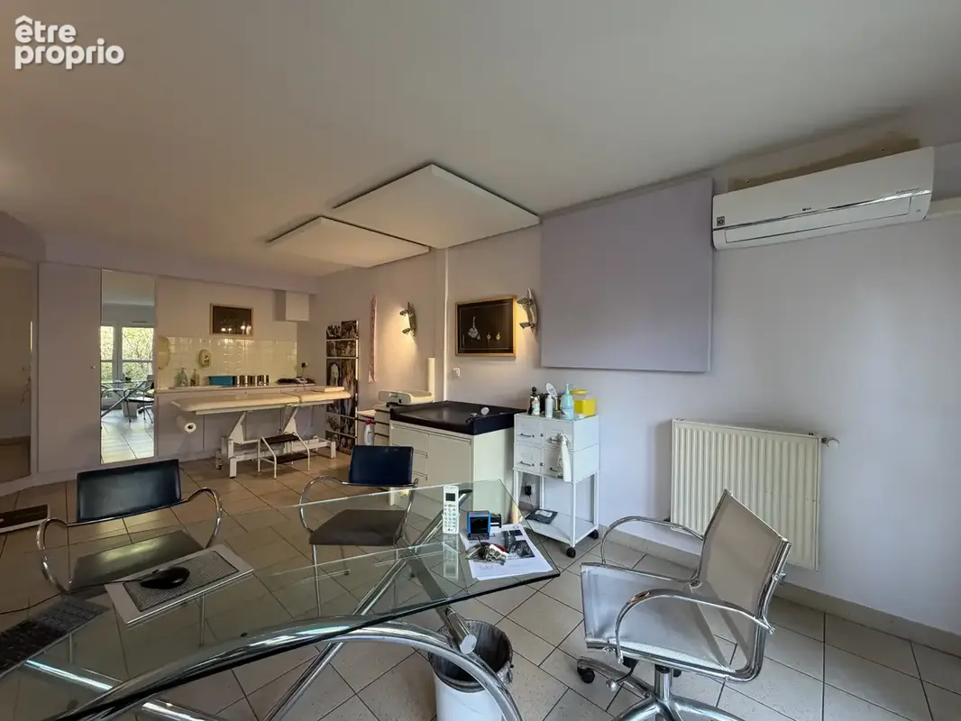 Local Professionnel - Idéal Prof. médicale - 150 m2 Plein Pied - ORLEANS - photo 11