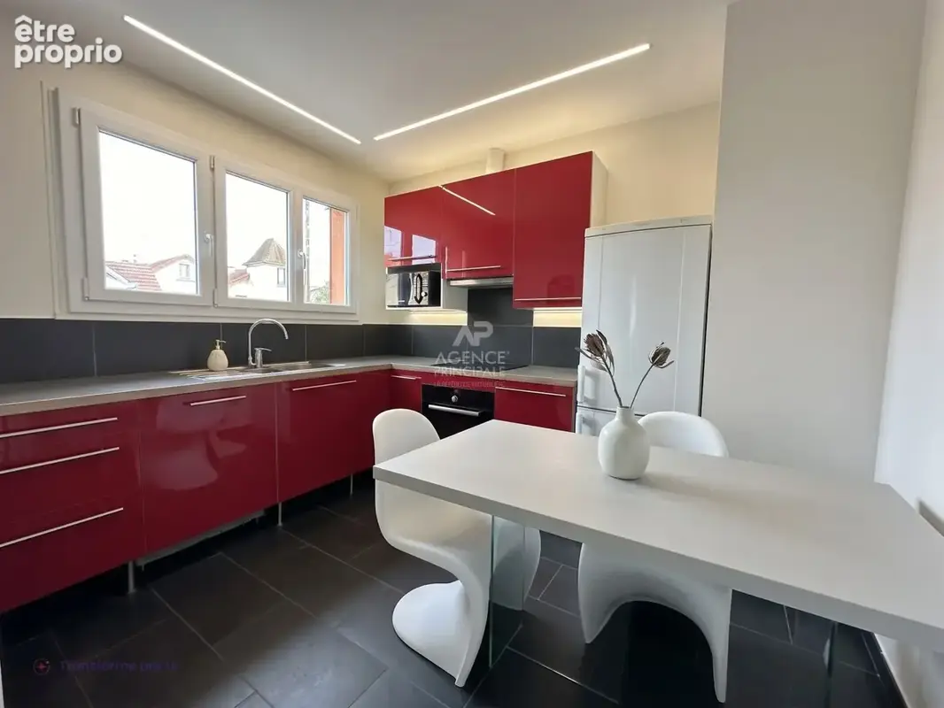 VIROFLAY -  Maison de 5 pièces et vaste garage - photo 4