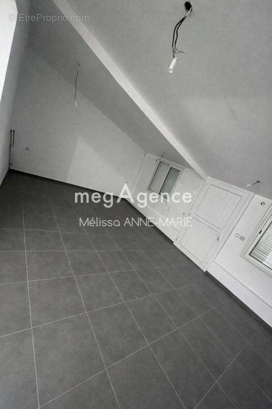 Maison à LES ABYMES