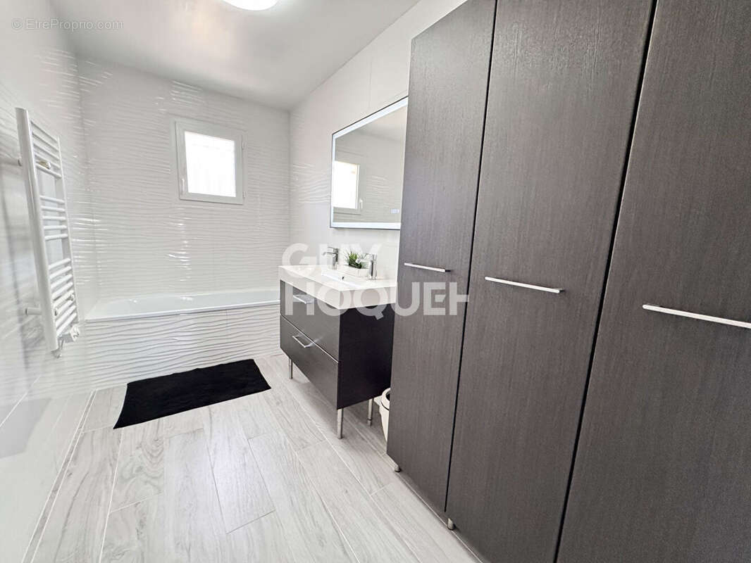 Maison à EZY-SUR-EURE