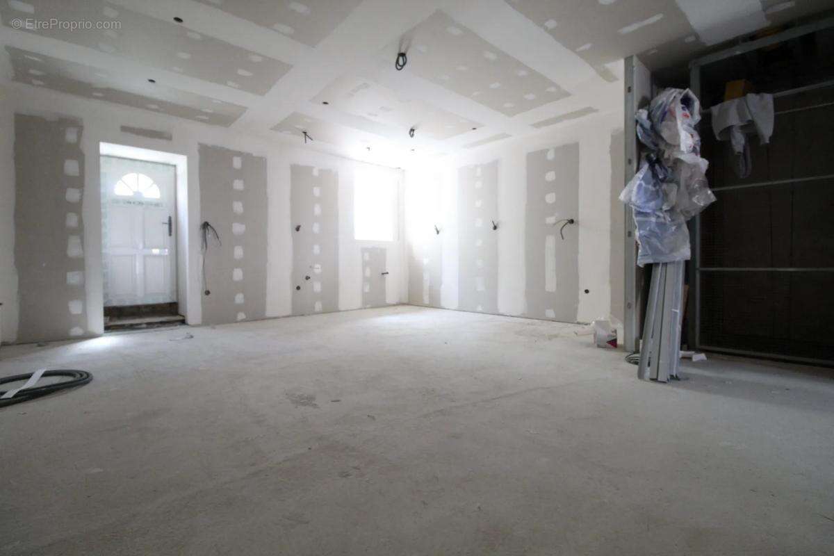 Maison à SAINT-SERNIN-SUR-RANCE