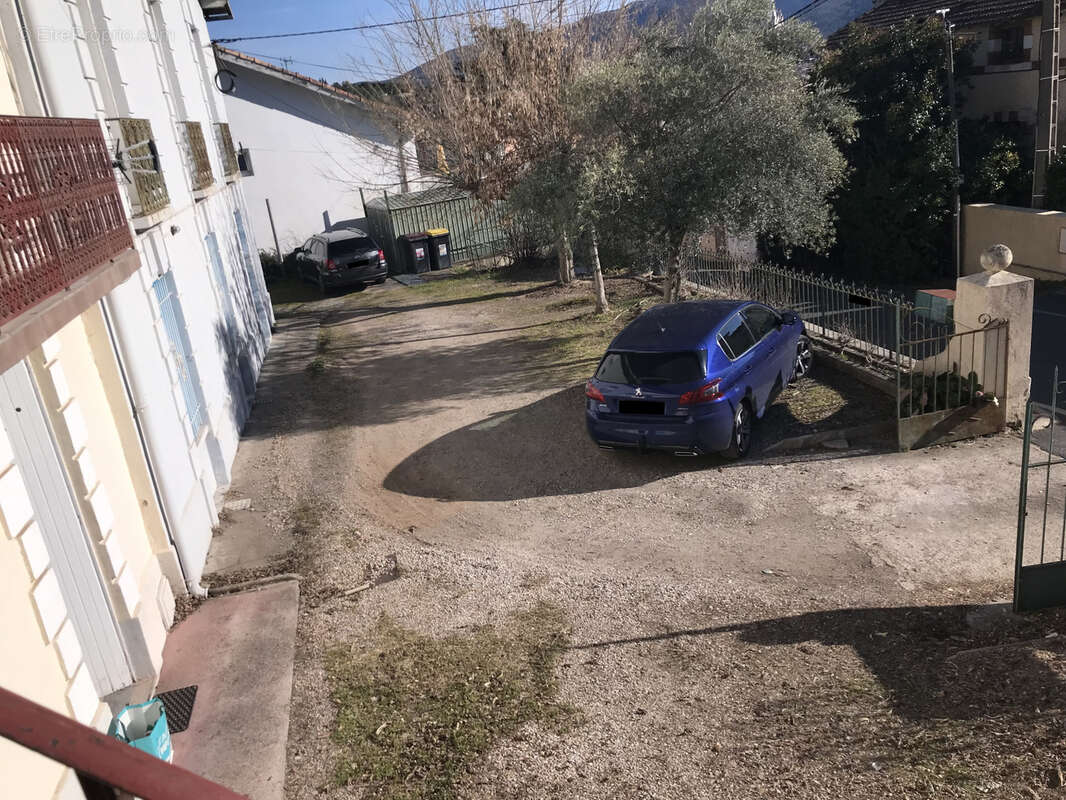 Appartement à LAMALOU-LES-BAINS