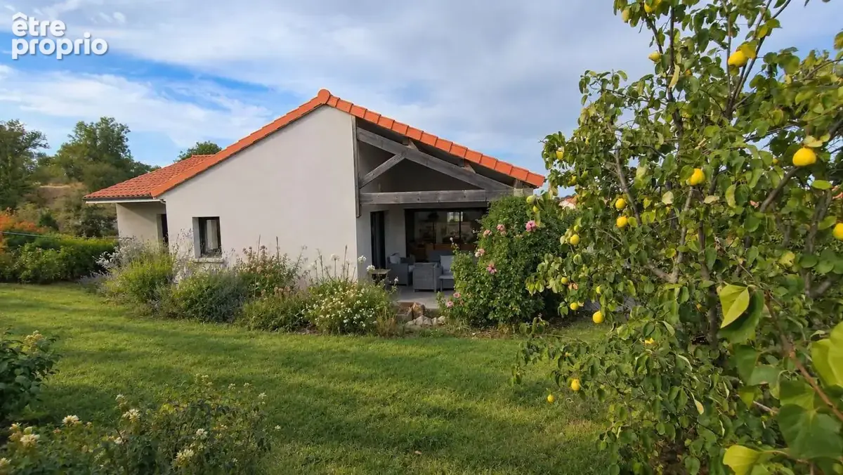 Maison à VOLVIC