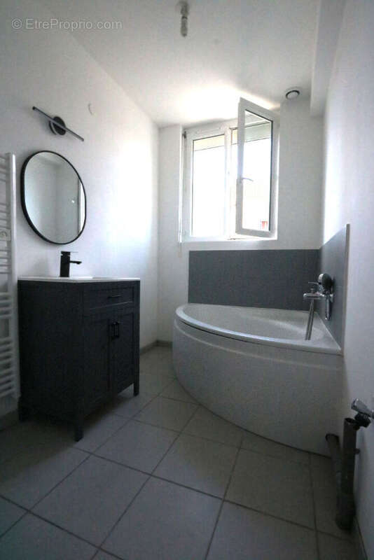Maison à LONGUEIL-SAINTE-MARIE