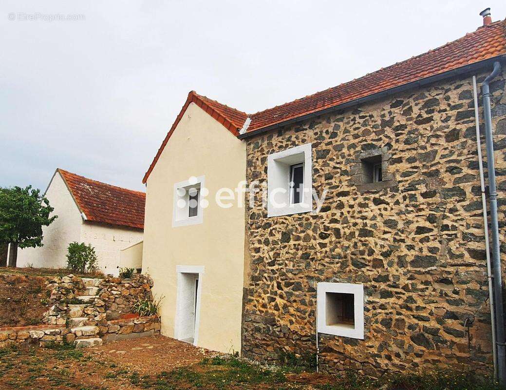 Maison 69 m² à Huriel  - photo 16