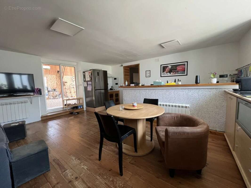 Maison à CHAMPAGNE-SAINT-HILAIRE