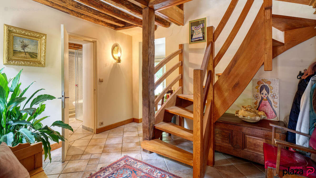 Maison à DAMPIERRE-EN-YVELINES