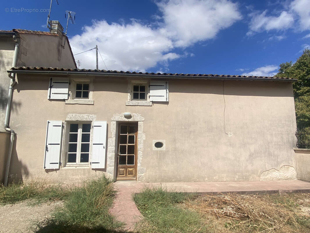Maison 2 chambres 63 m2 garage dependance - photo 19