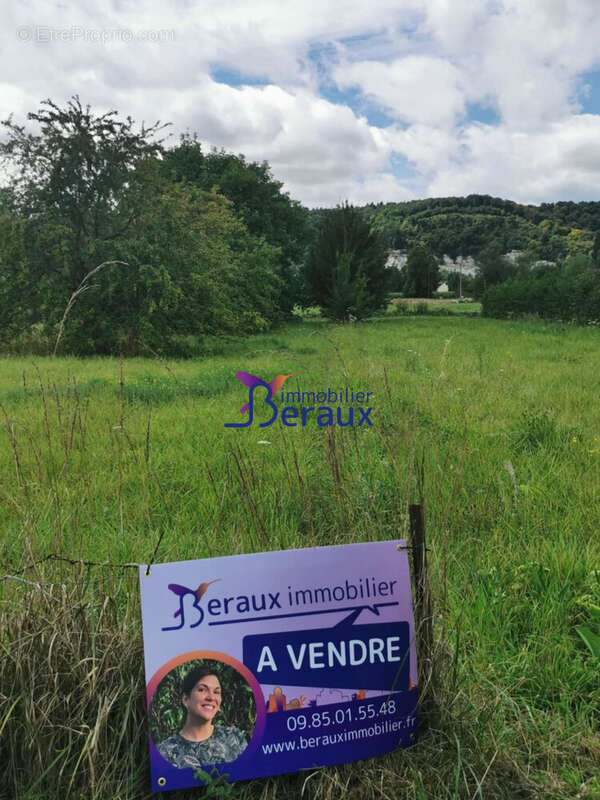 Terrain 1928 m² à Jumieges  - photo 3