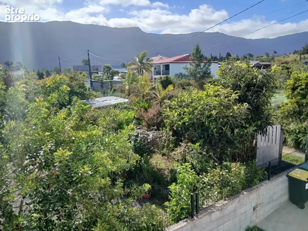 Terrain constructible de 669 m² à Saint-Joseph grand coude - photo 8