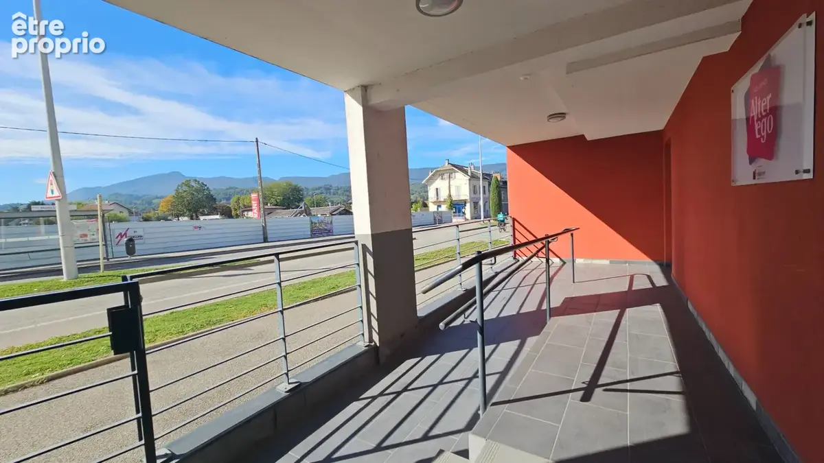 Appartement Chambery 2 pièce(s) 45m² - terrasse - garage fermé - photo 3