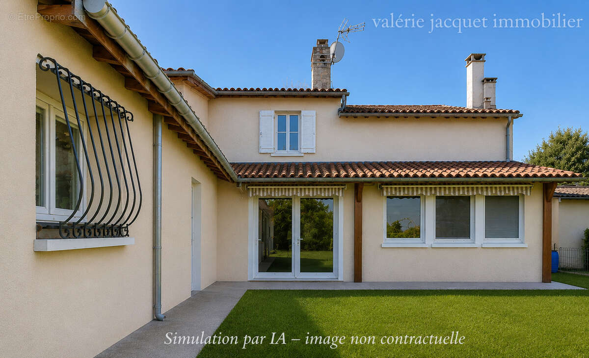 LUSSAC   Ensemble immobilier à rénover avec deux granges et fort potentiel d'évolution - photo 2