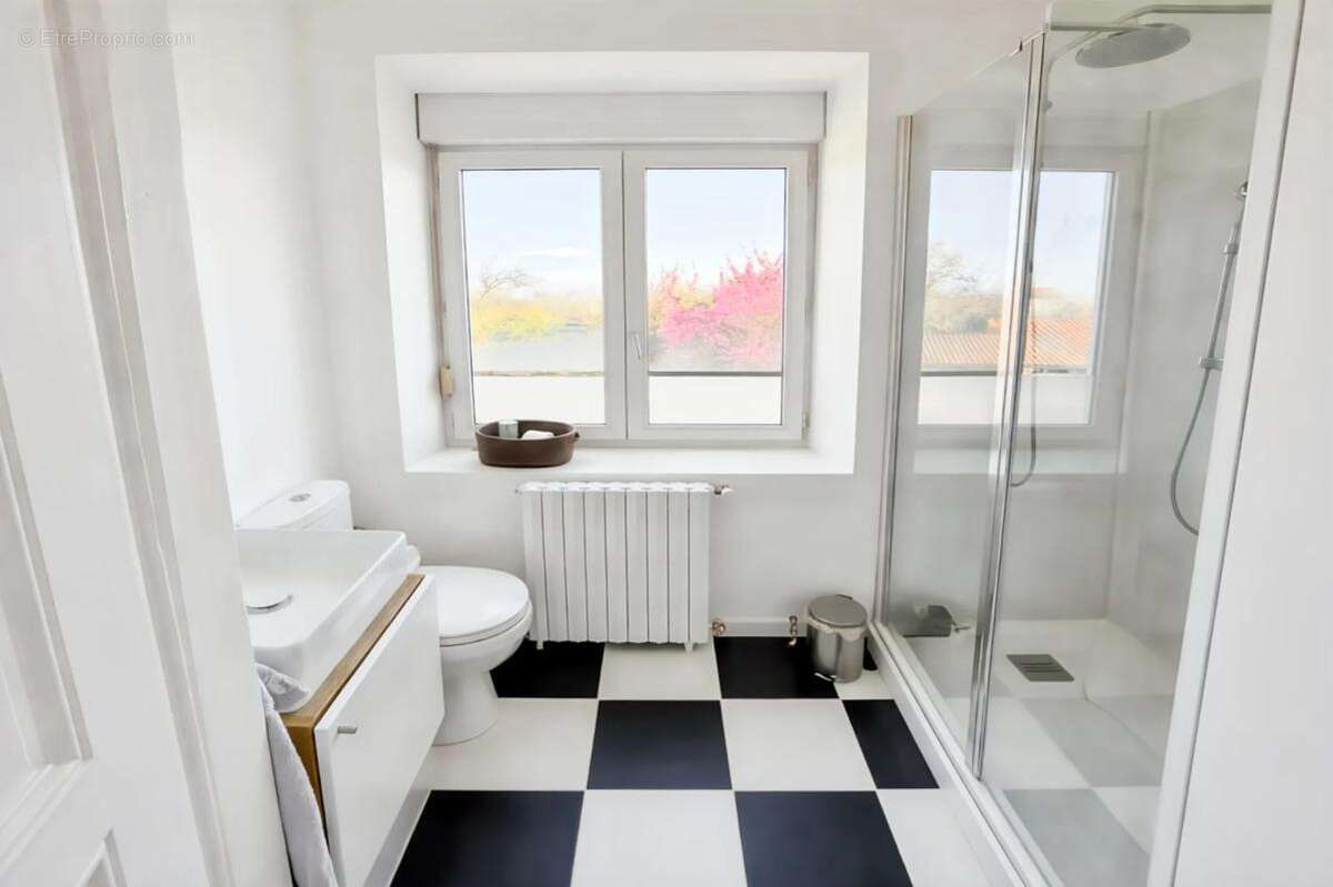 Maison à NEUVILLE-DE-POITOU