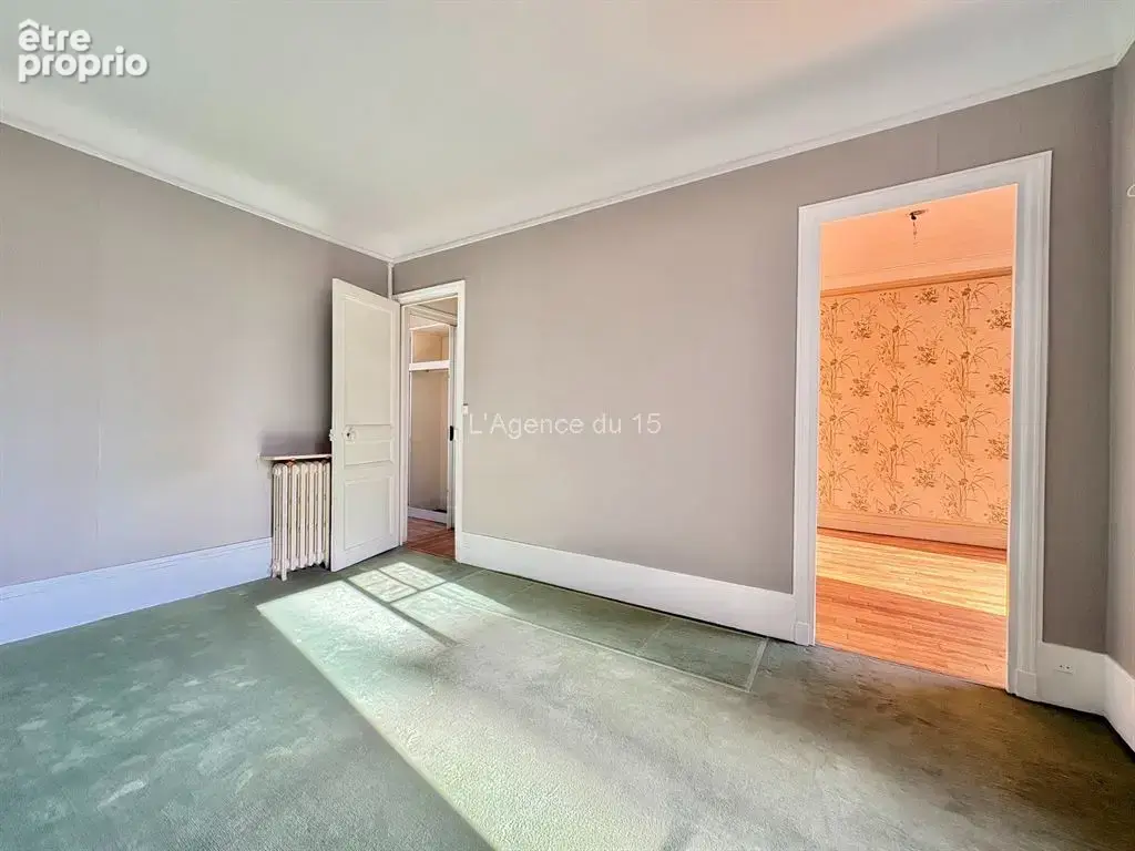 Commerce - edmond roger / beau 2 pieces traversant / etage eleve / cave / - photo 6