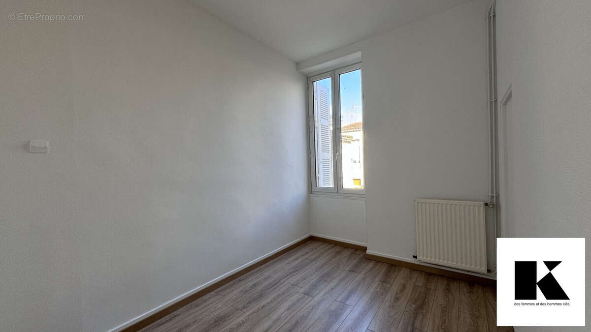 Chambre 2 - Appartement à ROCHEFORT