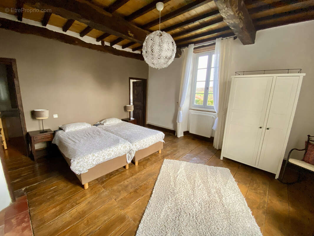 Maison à SEISSAN