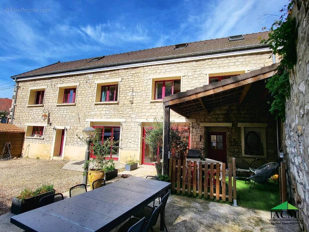 Maison à MERY-SUR-OISE