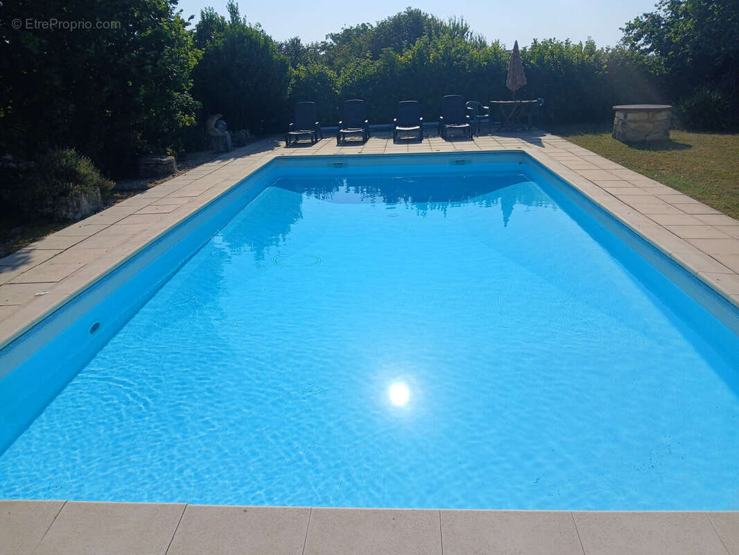 Maison à LA TOUR-BLANCHE
