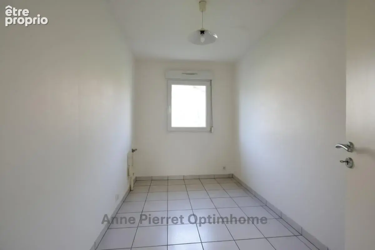 À VENDRE – Grande maison de plain-pied de 224 m² habitable (4 chambres) avec vue exceptionnelle sur forêt et plaine à Vaux-devan - photo 16