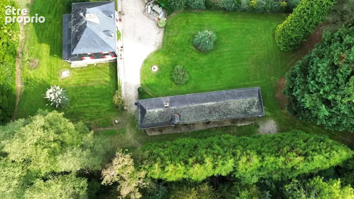 joli manoir de 156 M2 en surface utile avec son annexe sur une terrain d'1,3 hectares arboré - photo 7