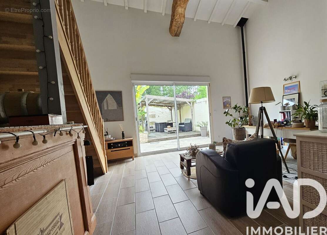 Photo 7 - Maison à SAINT-YZAN-DE-SOUDIAC
