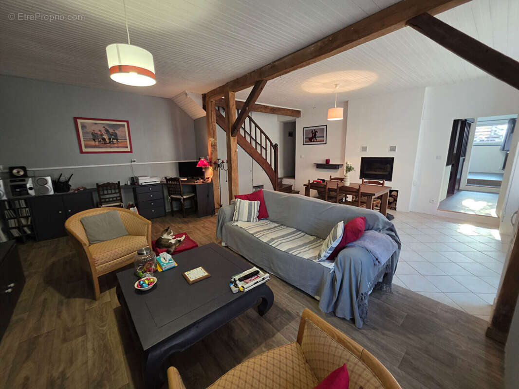 Maison à SAINT-PIERRE-DE-MAILLE