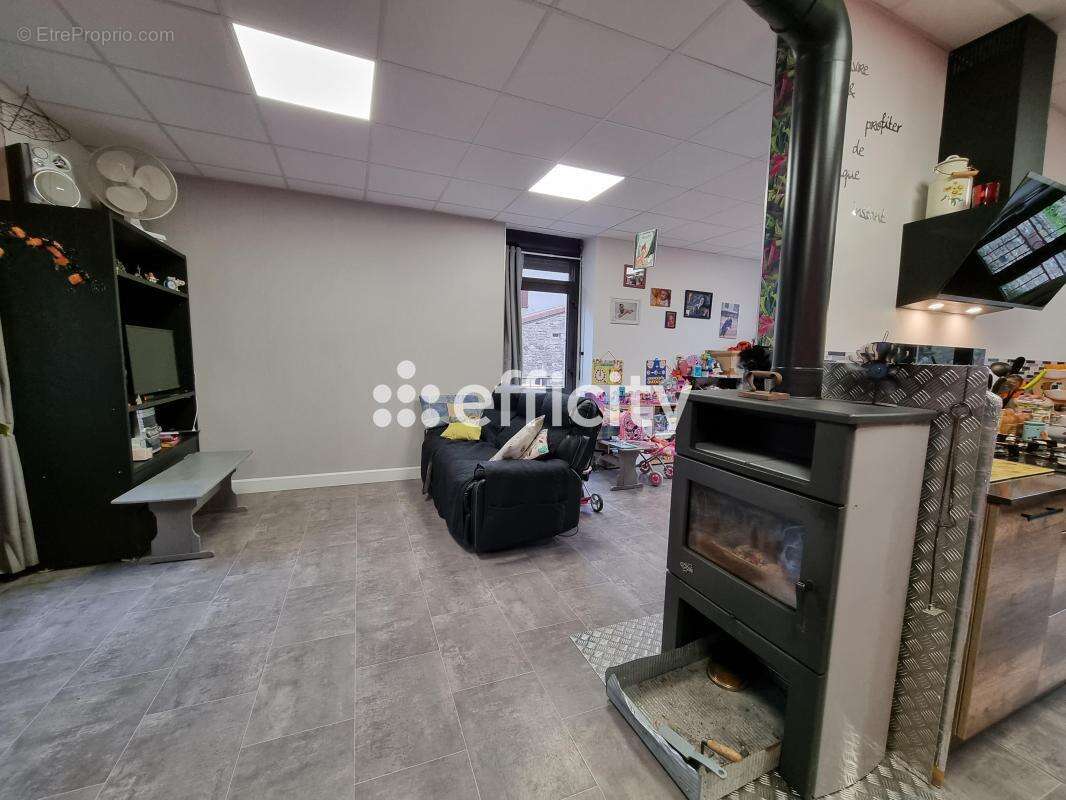 Maison à LE MALZIEU-VILLE