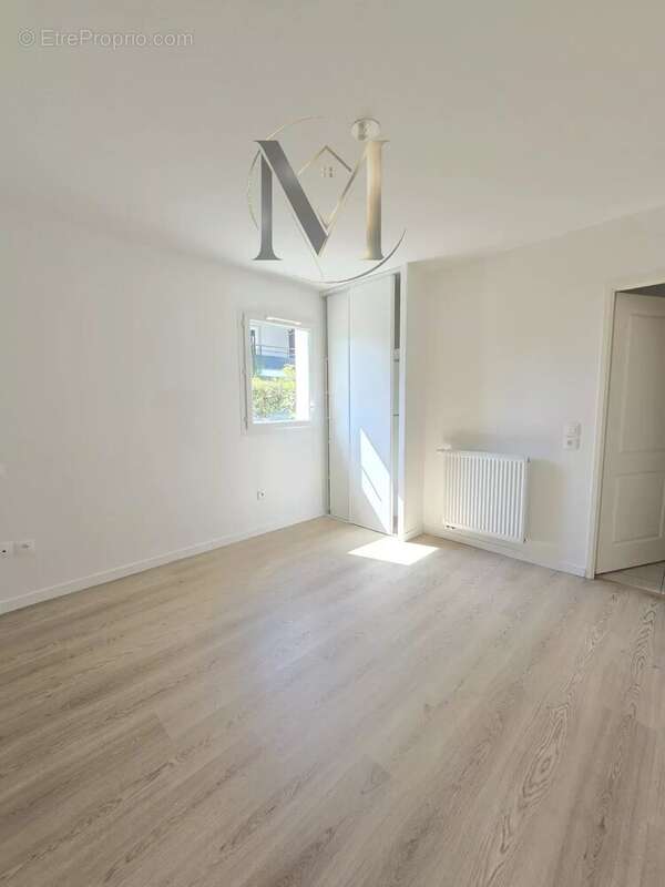 Appartement à LONS