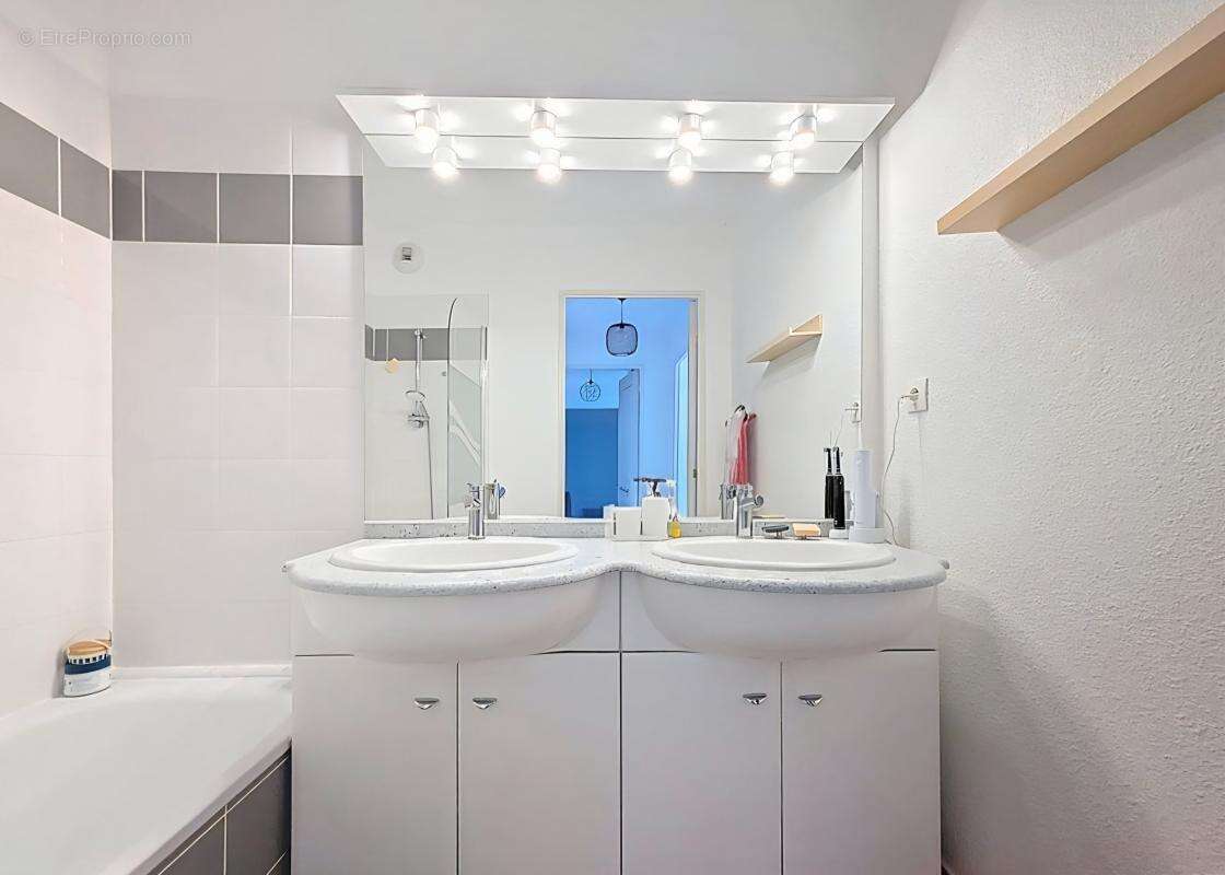 Appartement à LA VERPILLIERE