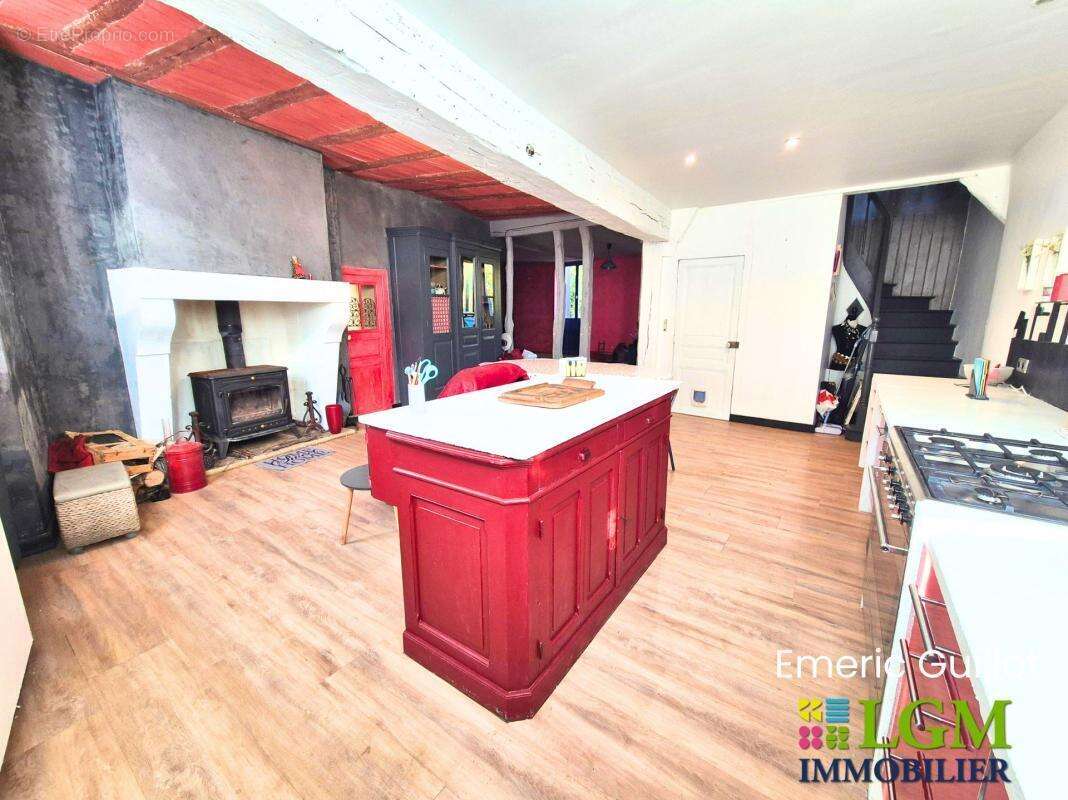 Maison familiale – 185 m² habitables – 5 chambres – Grand bureau - Atelier - Grande Terrasse couverte - Porche - Cave – Morée (4 - photo 6
