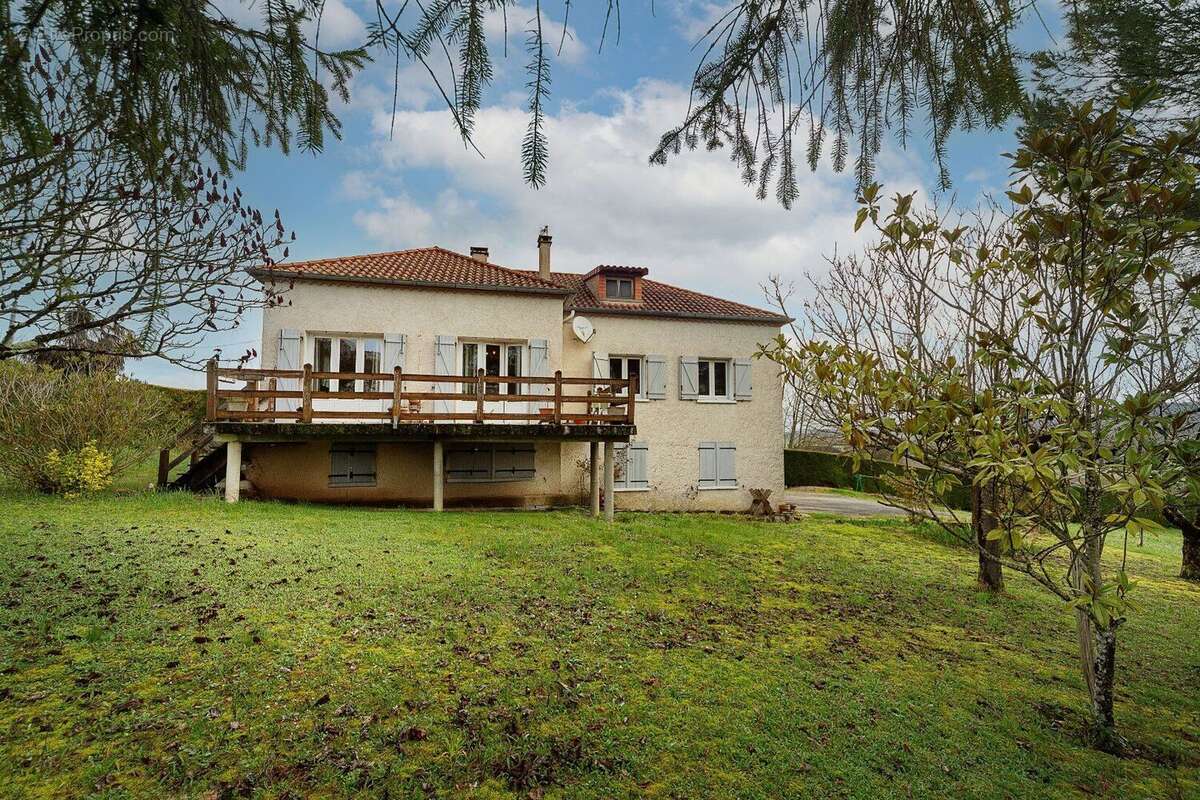 Lauzerte - Une adresse stratégique aux multiples possibles, entre projet professionnel et maison de famille - photo 2