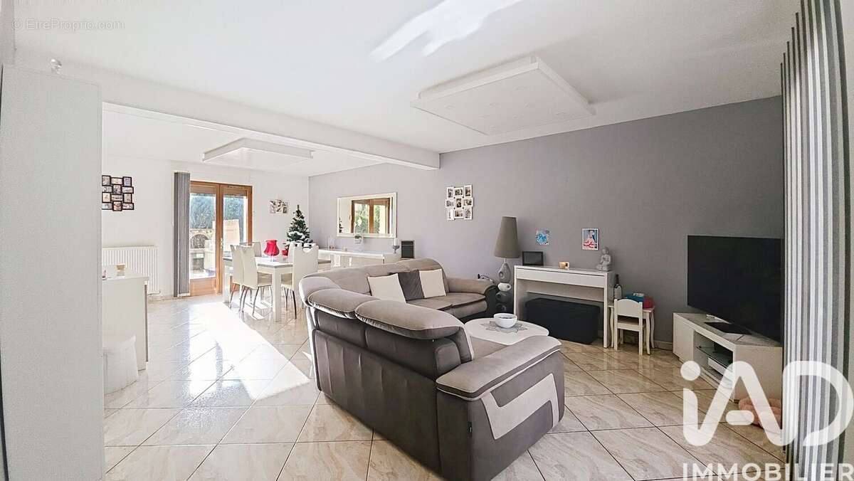 Photo 3 - Maison à TREMBLAY-EN-FRANCE