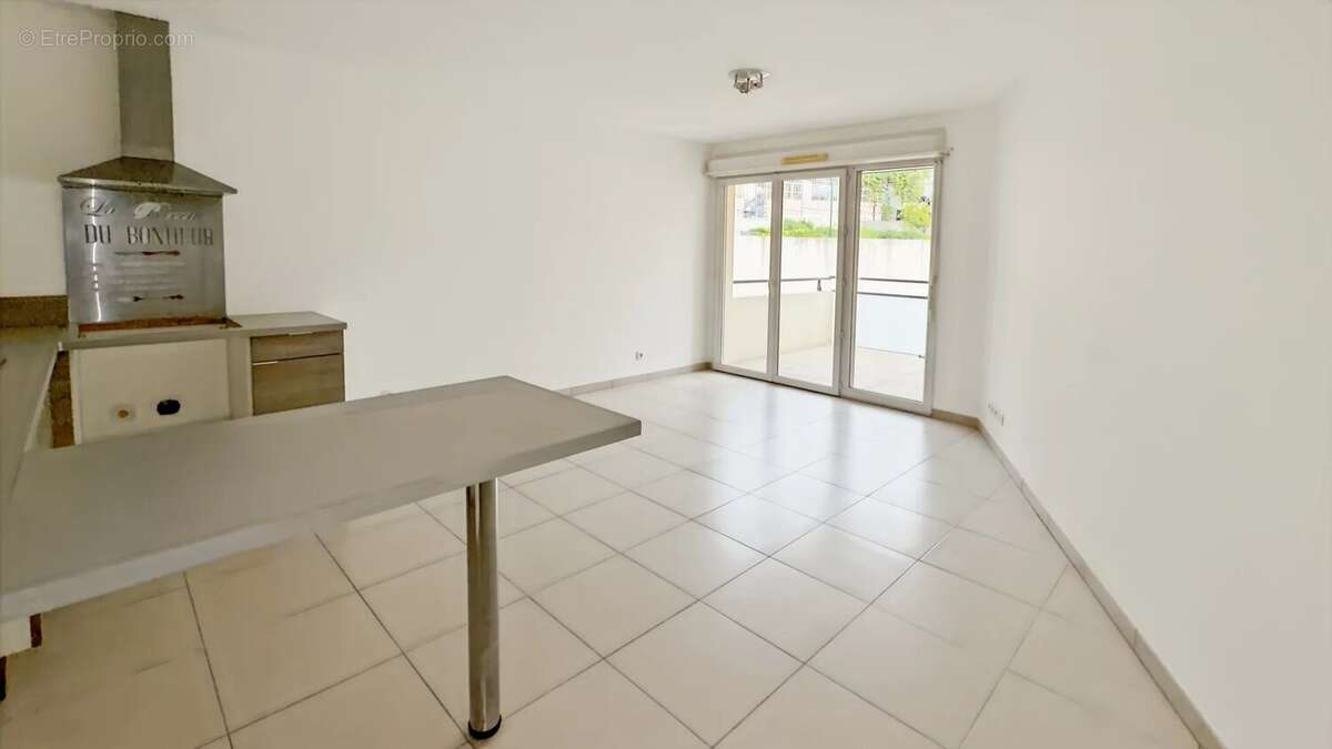 Appartement à VALLAURIS