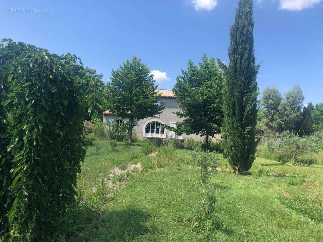 Maison 252 m² à Orgon  - photo 4