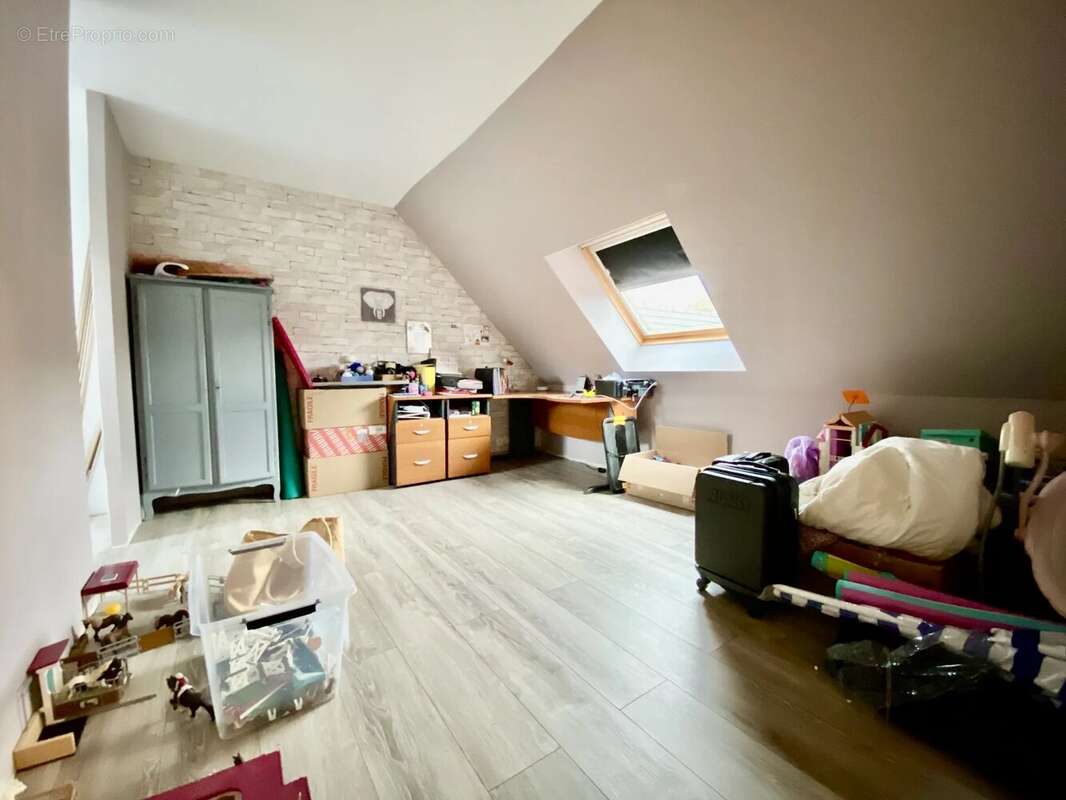 Maison à FONTAINE-SOUS-JOUY