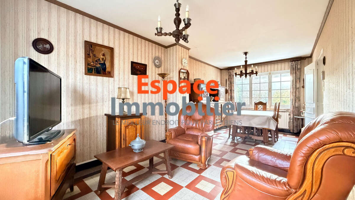 Maison à DOUCHY-LES-MINES