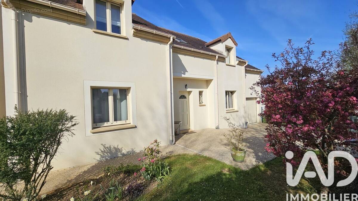Photo 1 - Maison à MORAINVILLIERS