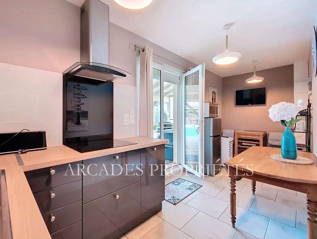 Maison à SAINT-SULPICE-ET-CAMEYRAC