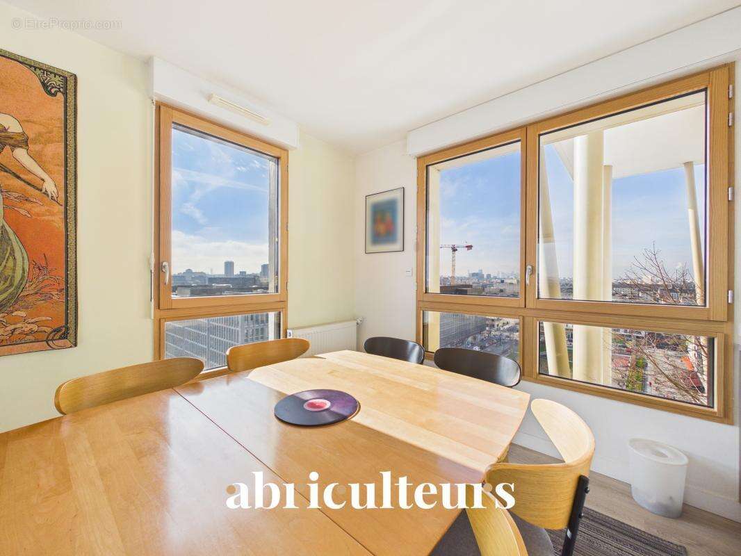 Appartement à AUBERVILLIERS
