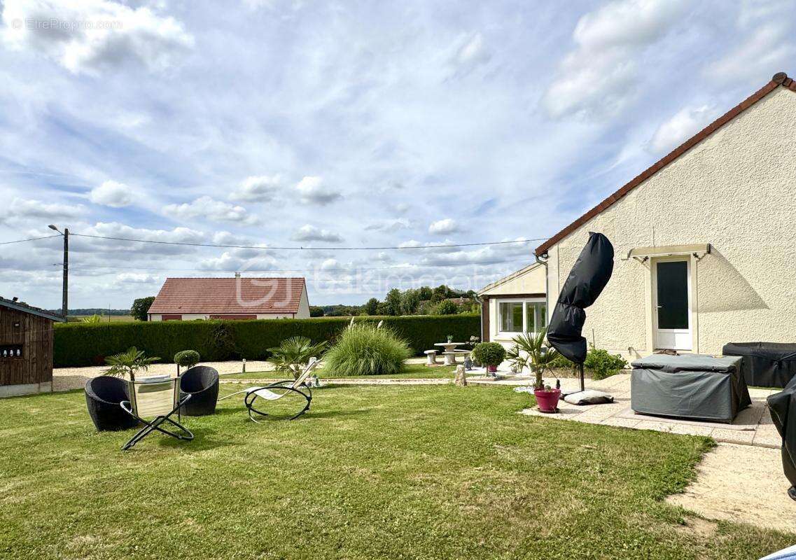 Maison à VIELS-MAISONS