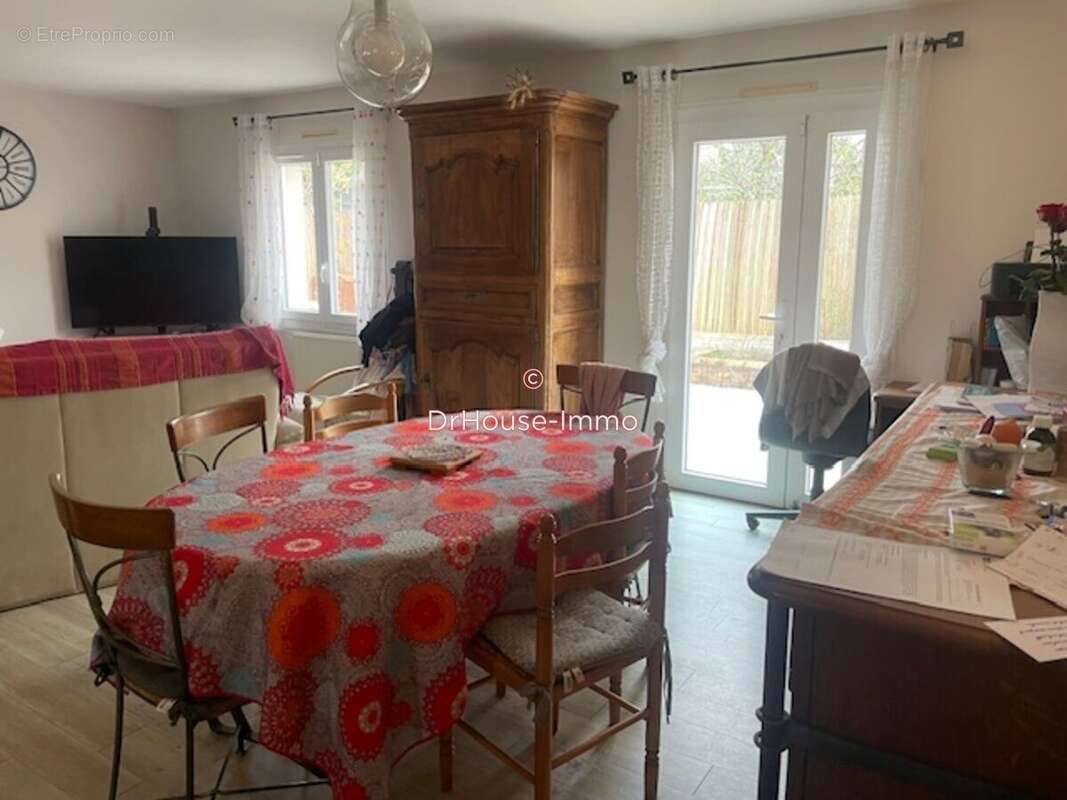 Maison à SAINT-YRIEIX-SUR-CHARENTE