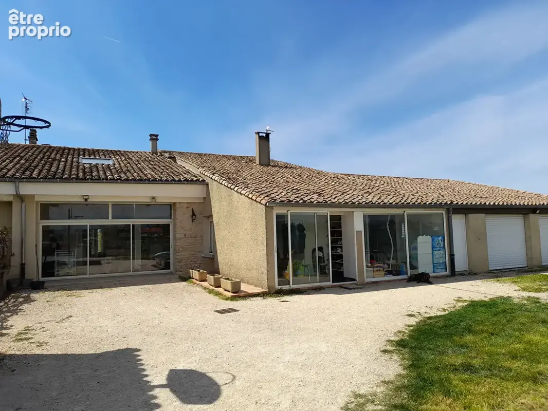 Maison aux multiples possibilités de 280 m2 - photo 1